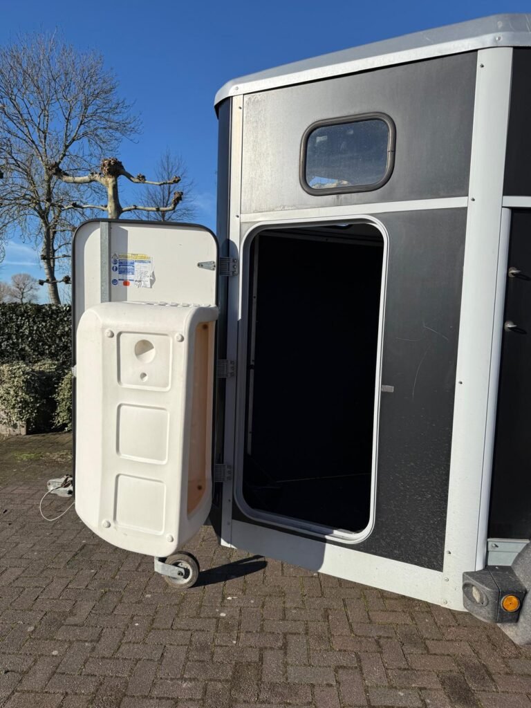 paardentrailer huren voorneputten HB403